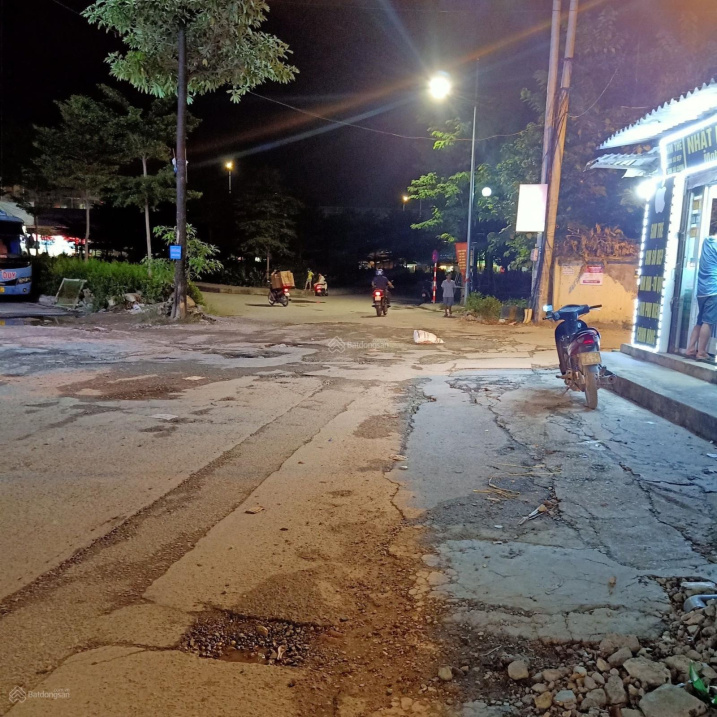 Bán đất MP Xuân Đỉnh, Phạm Văn Đồng, Đỗ Nhuận gần CV Hoà Bình, BTL. DT 209m2x8,5 chỉ 40 tỷ