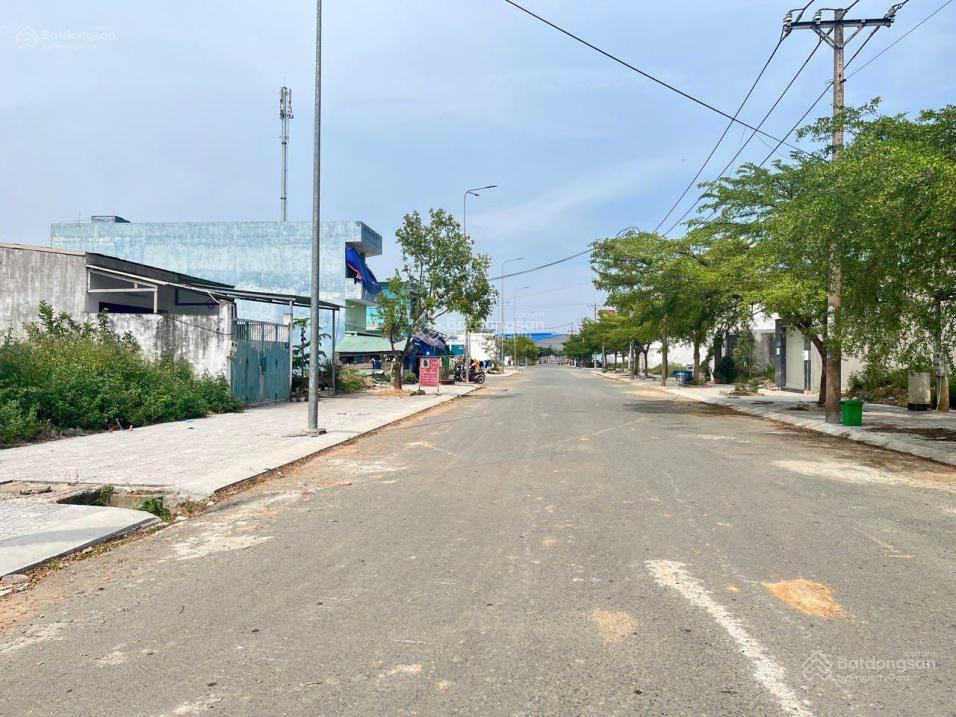 Bán đất Tân Đô, đường số 11D view hồ sinh thái, 130m2, giá 1tỷ6 sổ hồng sang tên nhanh.