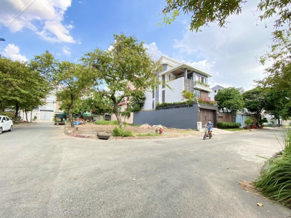 Bán đất biệt thự 12x18m và 17x20m liền kề Vạn Phúc City, lô đất VIP 18 Tỷ 500