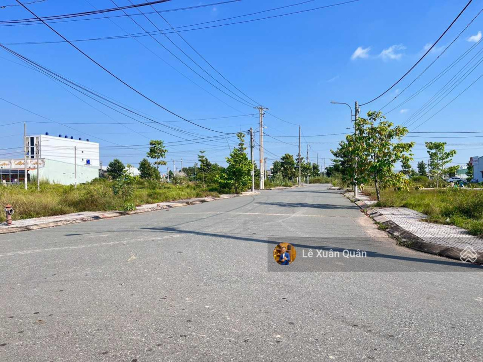 Bán đất giá rẻ khu dân cư Long Cang 93m2, 1,225 tỷ, sổ hồng sẳn, dân cư đông