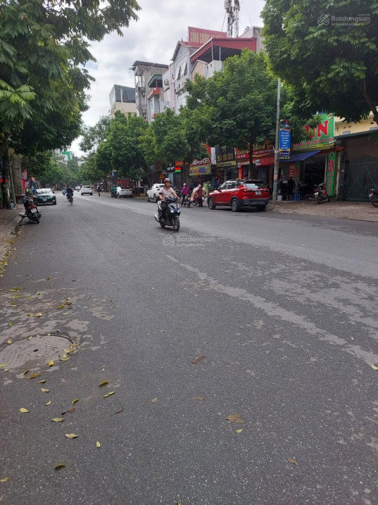 Bán đất khu 31ha, Trâu Quỳ, Gia Lâm, DT 136m2, gia 12,8 tỷ, ô tô tránh, vỉa hè, kinh doanh