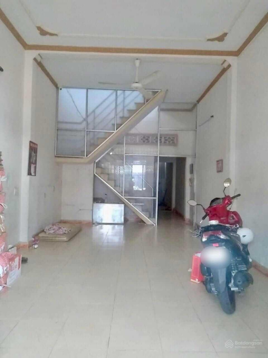 Bán đất tặng nhà 2 tầng Quận 7, cách MT Nguyễn Thị Thập 100m