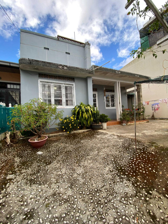 Bán đất tặng nhà sân rộng khu trung tâm P6, Đà Lạt, 141.4m2 ngang 10.69m, giá chỉ 4.7 tỷ TL