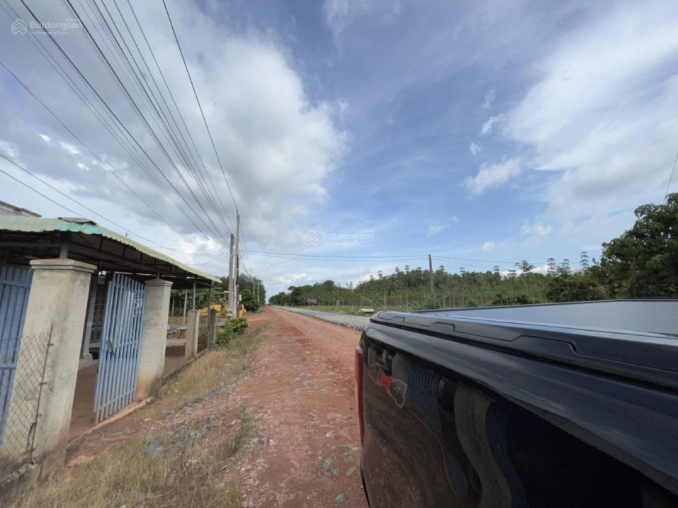 Bán đất, tặng vườn cây ăn trái trên đường ĐT795 diện tích :665m2 giá 2.6 tỷ liên hệ 0915 896 868