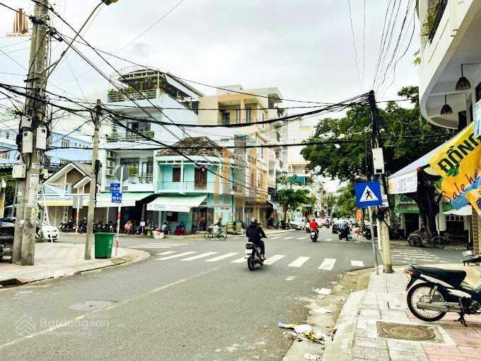 Bán gấp 744.4m2 mặt tiền Hoàng Văn Thụ giá rẻ