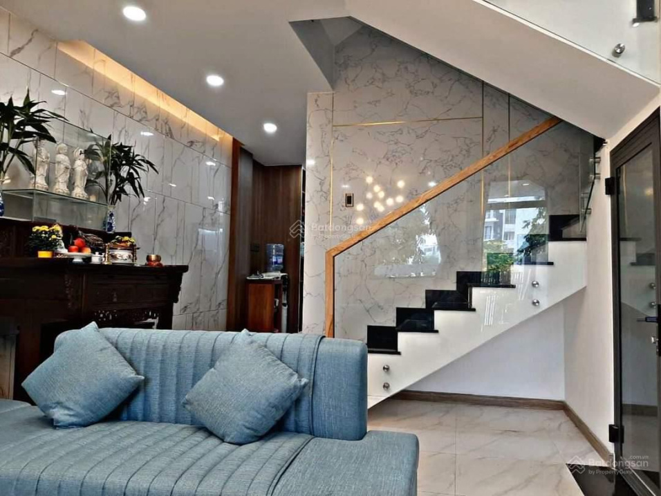 Bán gấp căn nhà 3 tầng x 80m2 Lâm Văn Bền, Quận 7