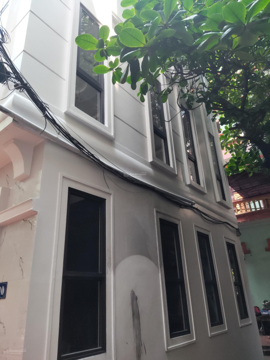 Bán gấp căn nhà gần cầu 361 Vũ Phạm Hàm, Nguyễn Khang dt 45 m2 x 5 T MT 6 m lô góc cách phố 10m