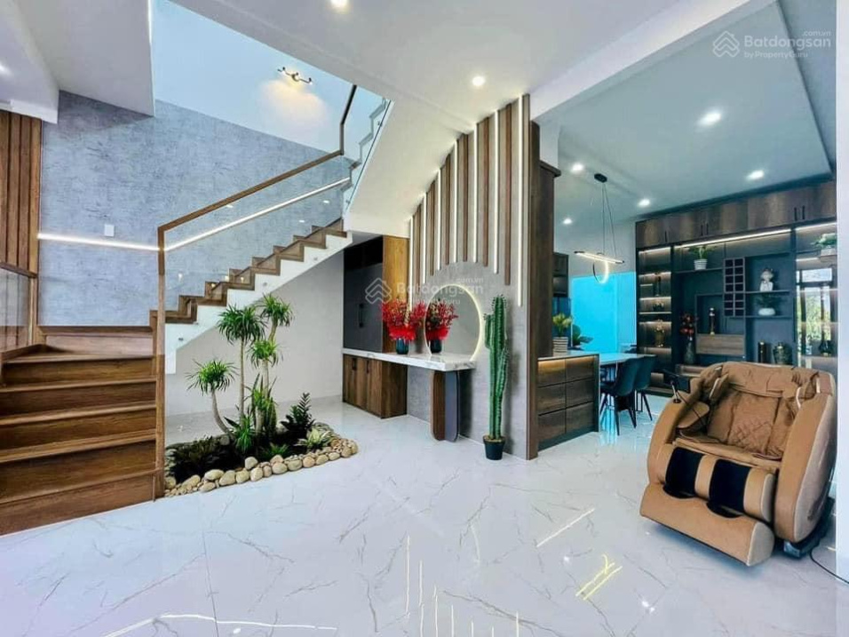 Bán gấp căn nhà rẻ nhất quận 7 tính giá đất chỉ 50 tr/m2, 3 tầng, thiết kế Châu Âu