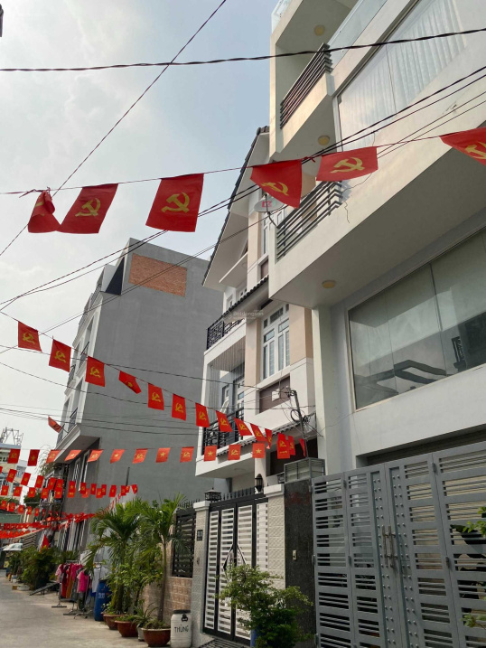 Bán gấp dãy trọ quận 7, DTĐ 134m2, cách đại lộ Nguyễn Văn Linh 300m