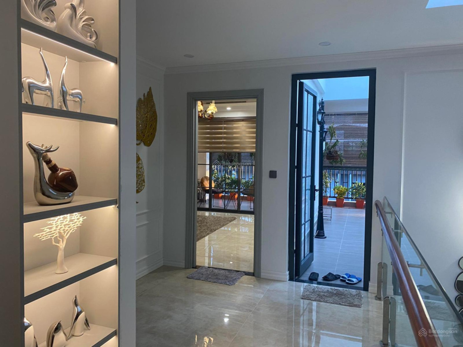 Bán gấp - khách sạn - 16 kinh doanh - mặt tiền: 7m - phố Hạ Hồi - Hoàn Kiếm - 26 tỷ/ 100m2