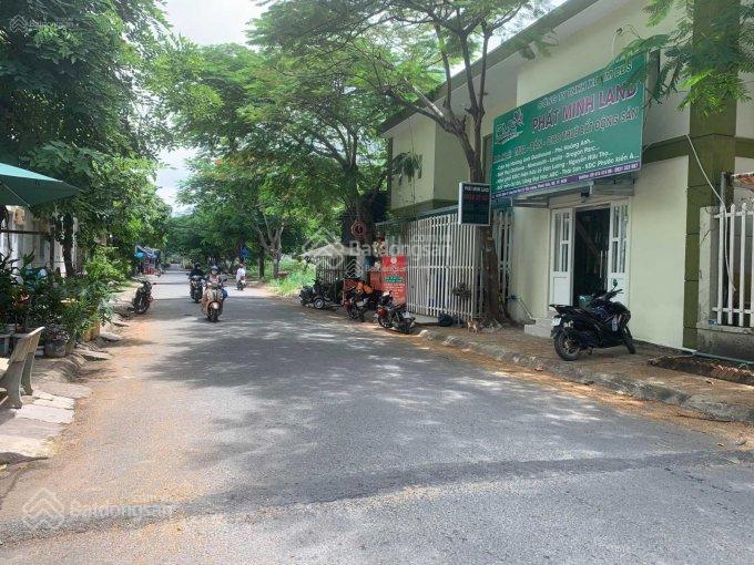 Bán gấp lô đất vị trí đẹp thông thoáng, 250m2 giá 65tr/m2, phù hợp xây biệt thự hoặc CHDC cho thuê.