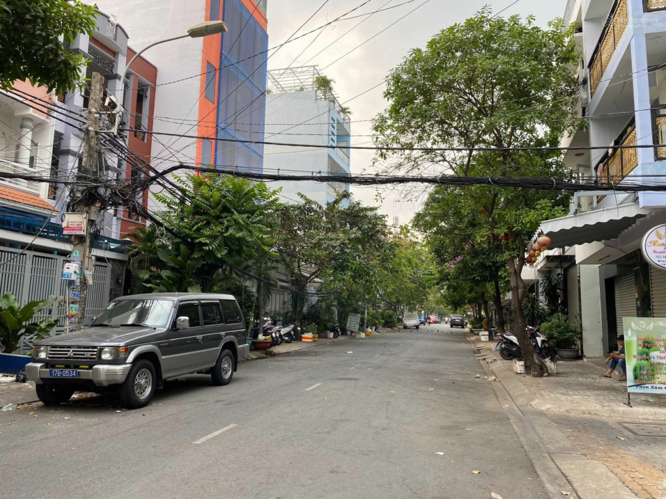 Bán gấp nhà 5 tầng (5x15m), mặt tiền đường số cạnh Lotte Mart Quận 7