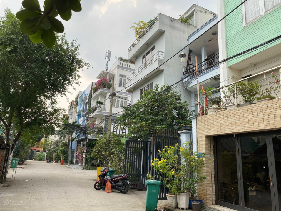 Bán gấp nhà KDC Kim Sơn Quận 7, cách MT Nguyễn Hữu Thọ chưa đến 200m