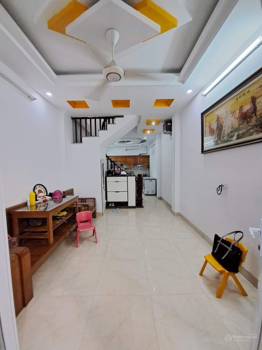 Bán gấp nhà đẹp ở ngay Triều Khúc, Thanh Xuân gần phố - gần hồ. DT 37m2 x 5 tầng giá nhỉnh 3 tỷ