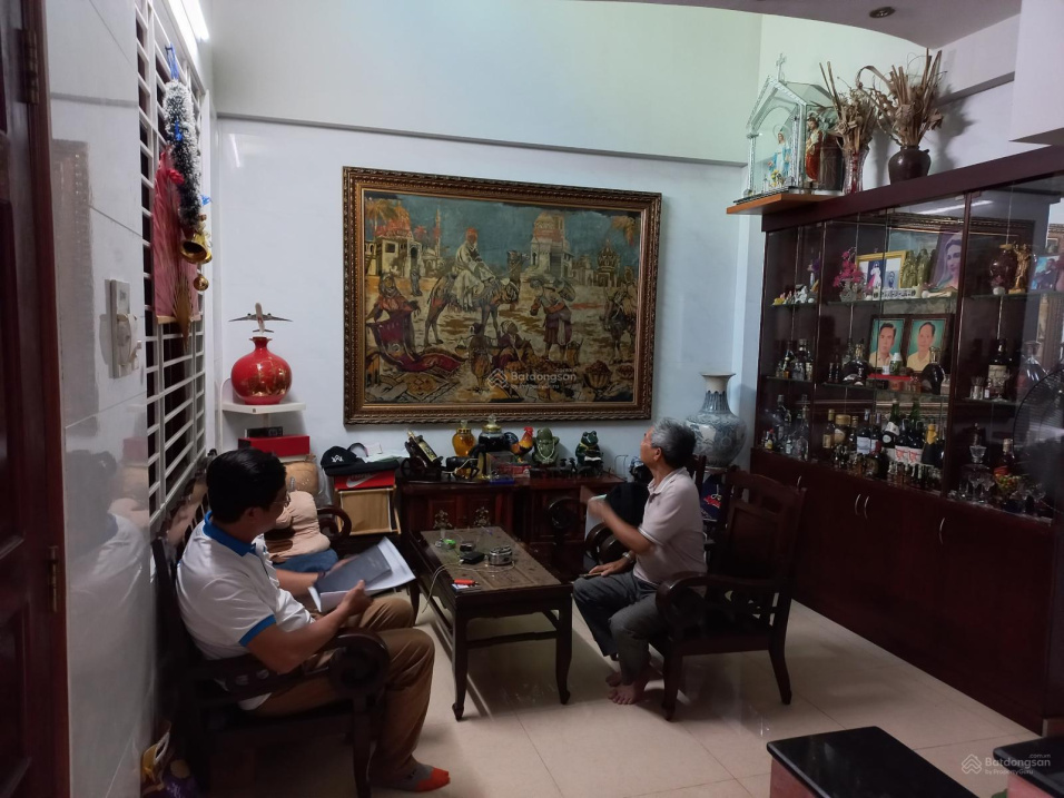 Bán gấp nhà đường C1, P. 13, Q. Tân Bình. 4 x8.1m, 1 trệt 3 lầu, 4pn đẹp. Giá ngộp 4.8 tỷ