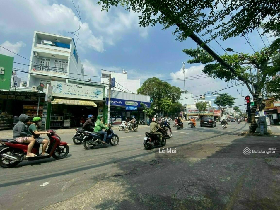 Bán gấp nhà mặt tiền Lê Đức Thọ P17 (9x20m) cấp 4 ĐCT 40tr/tháng, giá chỉ 24 tỷ.