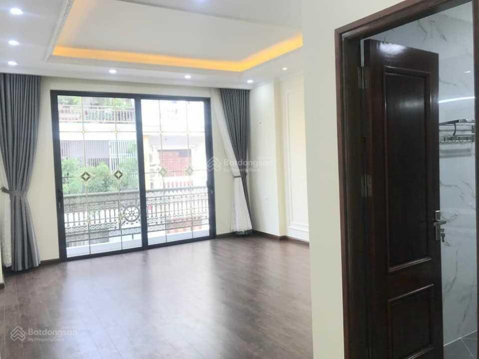 Bán gấp nhà phố Láng, Đống Đa, 82m2x4T, MT4m, 2 mặt ngõ chỉ từ 5.7 tỷ