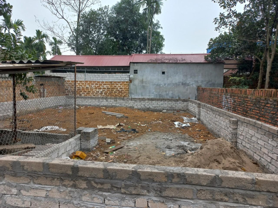 Bán hơn 100m2 đất nền Xã Bình Yên, giá 600tr, oto vào tận đất, gần FPT và khu công nghệ cao Hòa Lạc