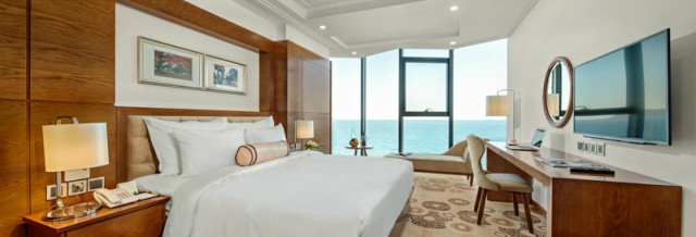 Bán khách sạn 4 sao vị trí trung tâm ven biển Đà Nẵng LH 0932 560 868