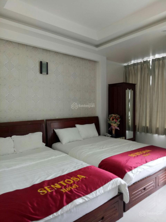 Bán khách sạn 5 tầng đường ô tô Hoàng Hoa Thám P. Lộc Thọ Nha Trang