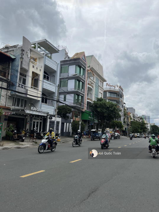 Bán mặt tiền Bình Thạnh - Chu Văn An: 4x18m, đất trống tiện xây mới 1 trệt 4 lầu, chỉ hơn 11 tỷ