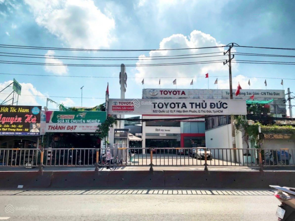 Bán mặt tiền Quốc Lộ 13 sát bên khu đô thị Vạn Phúc gần ngã tư Bình Triệu TP Thủ Đức