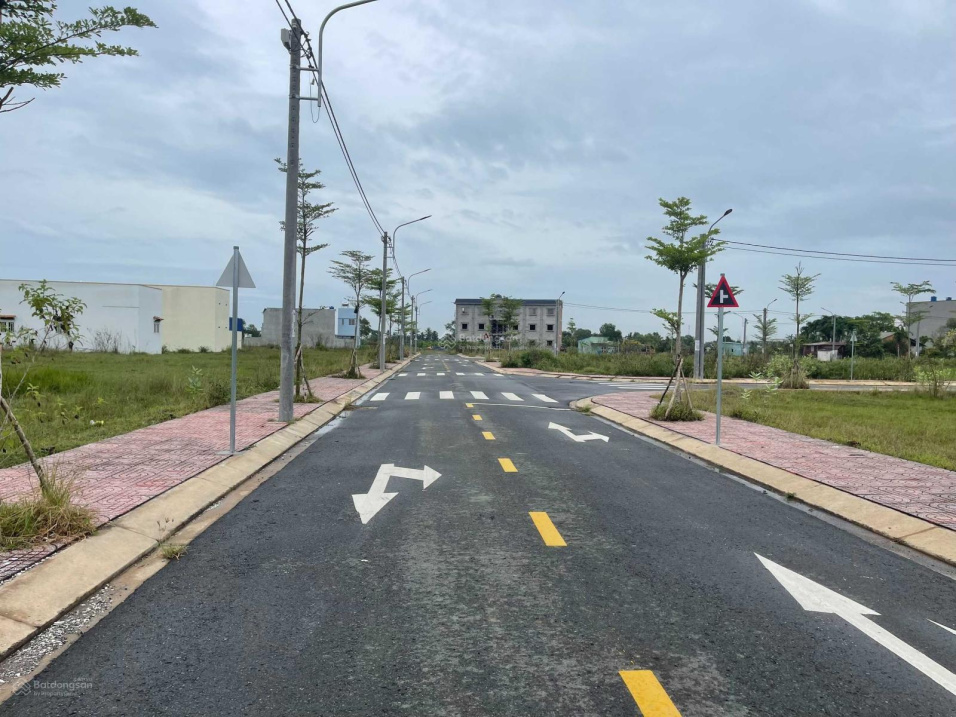 Bán nền KDC Long Cang, B1 - 39, 90m2, giá bán 1.380 tỷ, bao công chứng, đường trước đất 12m