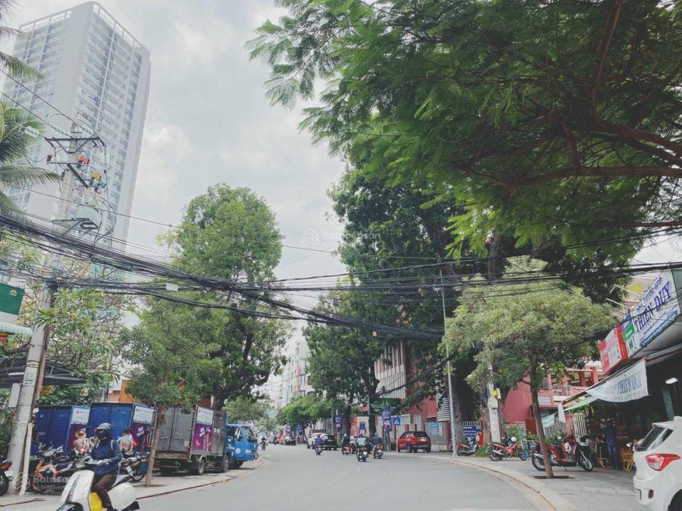 Bán nhà 3 tầng mặt tiền Hoàng Hoa Thám, phường Xương Huân, giá tốt 10,5 tỷ