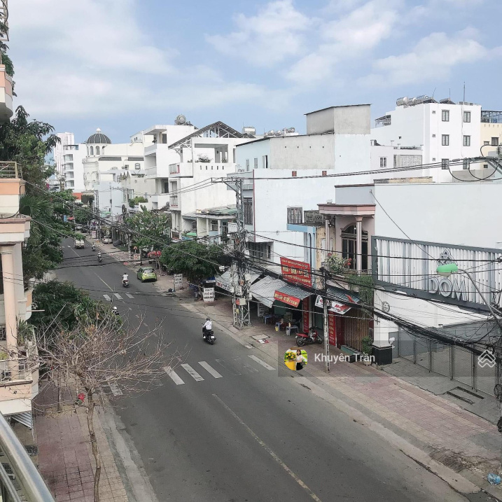 Bán nhà 3 tầng mặt tiền Vân Đồn - Nha Trang thông thẳng ra biển Trần Phú 144m2 giá 115tr/m2