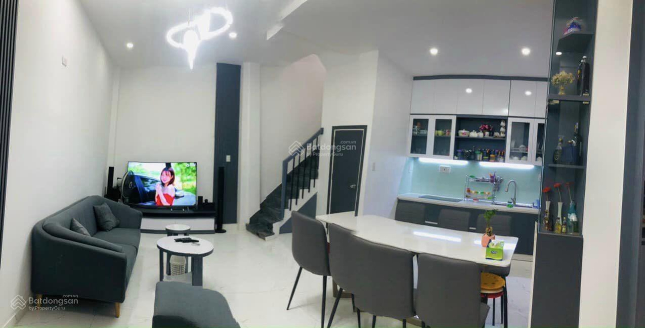 Bán nhà 3 tầng mặt tiền đường Chi Lăng, Phước Tân, Nha Trang