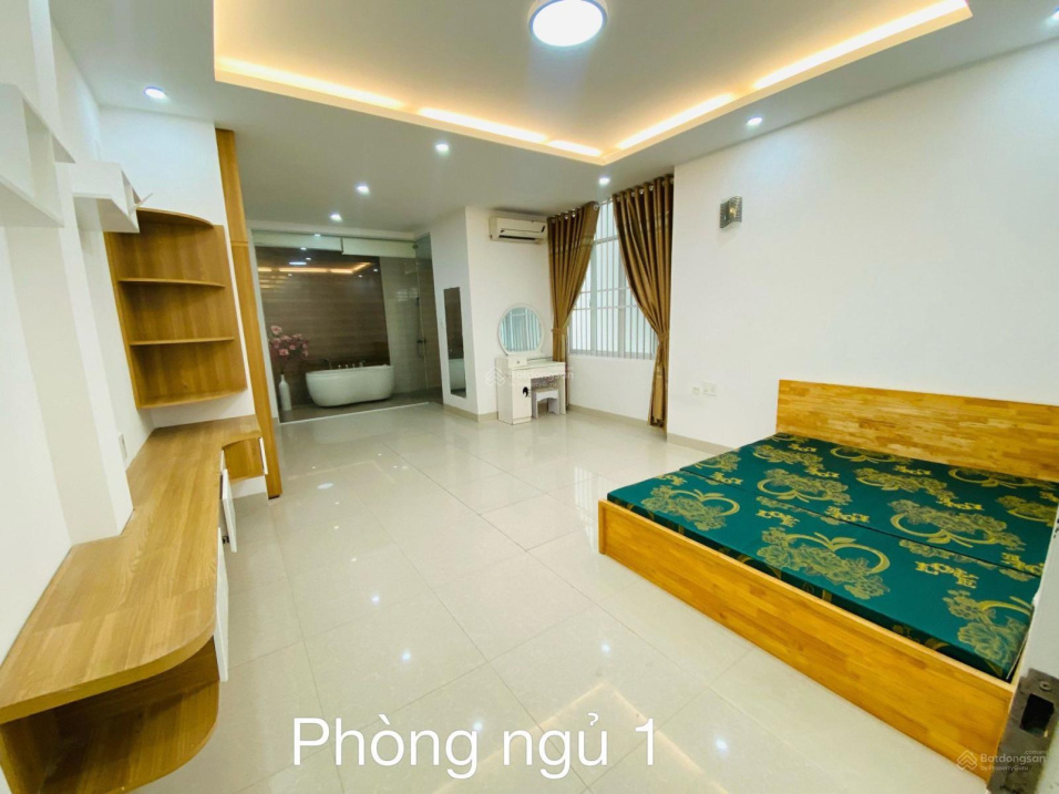Bán nhà 3 tầng mặt tiền đường Hồ Xuân Hương P. Phước Hoà Nha Trang