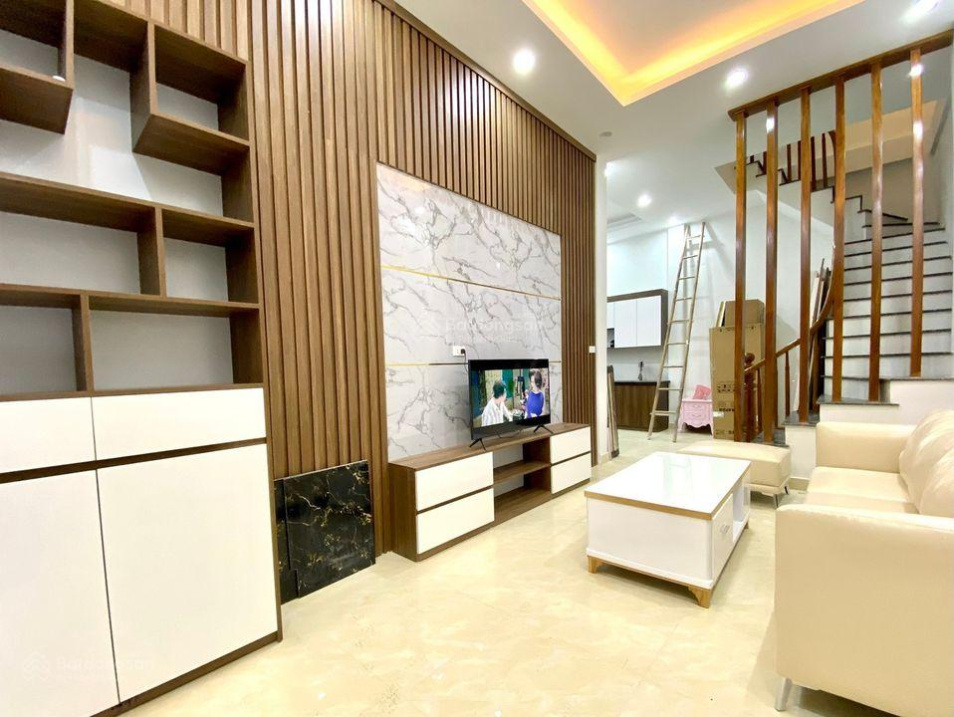 Bán nhà 3 tầng phố Nguyễn Chí Thanh, Đống Đa, ô tô đỗ cửa giá 5.65 tỷ