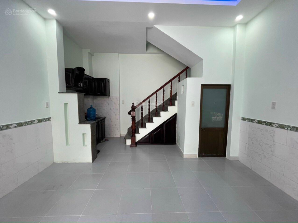 Bán nhà 4 tầng hẻm thông 3m đường Nguyễn Thiện Thuật, P. Lộc Thọ, trung tâm phố Tây Nha Trang