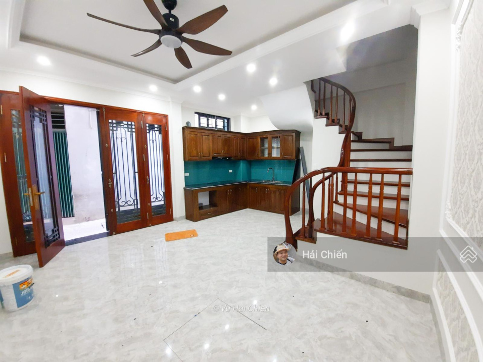 Bán nhà 4 tỷ hơn cách 9m ra mặt phố Nguyễn Đức Cảnh, Hoàng Mai, 35m2x5T lô góc 2 thoáng ôtô đỗ cửa