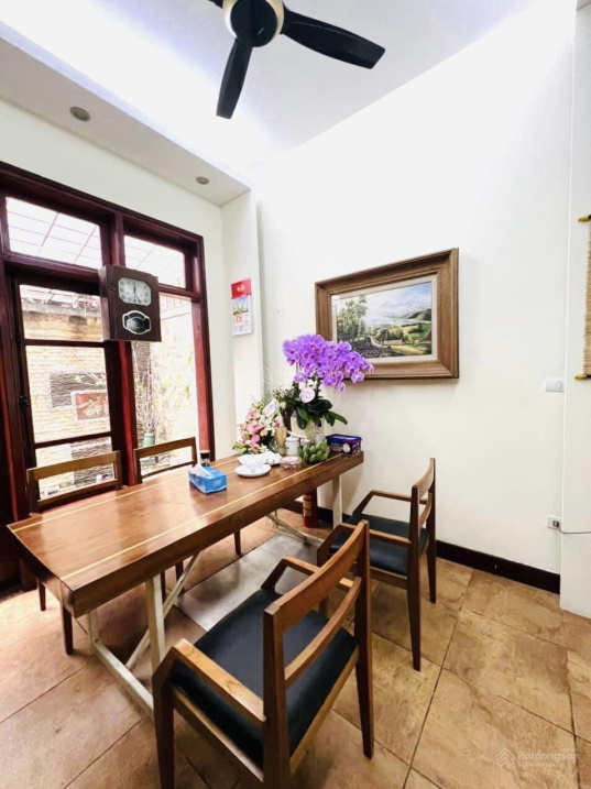 Bán nhà 4tầng x 99m2 vị trí đắc địa kđt mới Dịch Vọng Cầu Giấy - không gian xanh - vỉa hè