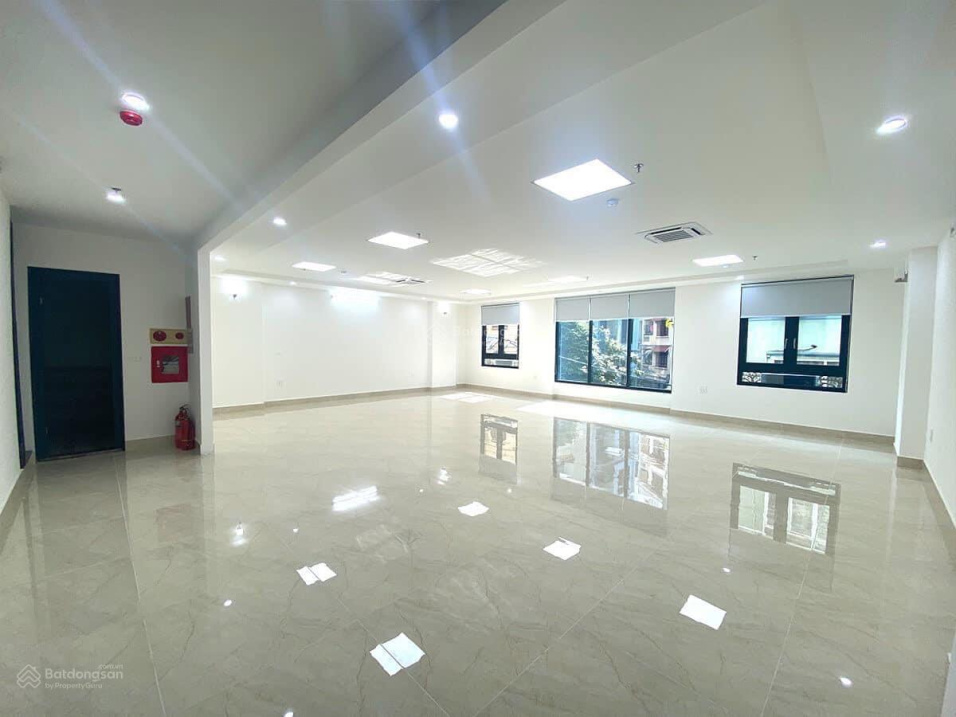 Bán nhà 8T MP Trường Chinh 200m2 giá 43 tỷ, lô góc, thuê 200 tr/th