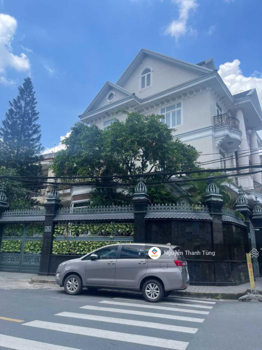 Bán nhà HXH đường Nguyễn Tri Phương, Quận 10. DT: 7x18m, nhà trệt 2 lầu ST giá 23 tỷ TL