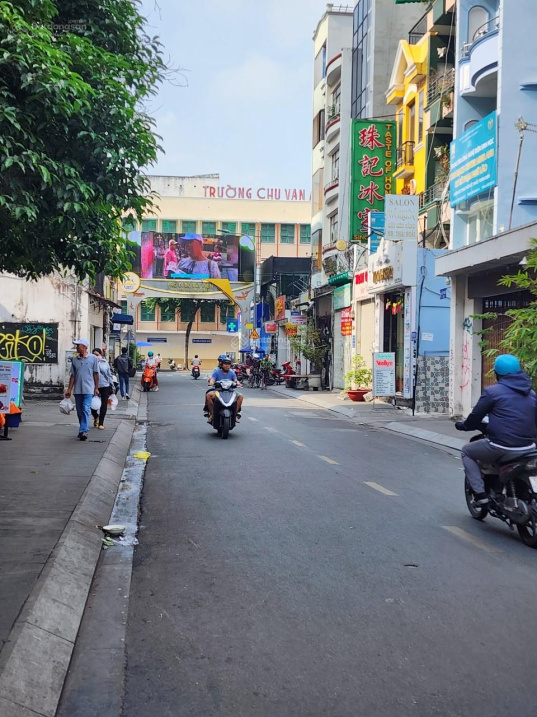 Bán nhà MT Bùi Viện P. Phạm Ngũ Lão Q1, DT: 6,7x21 giá 70 tỷ