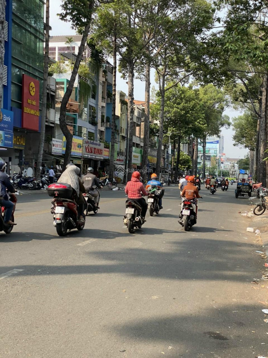 Bán nhà MT đường Nguyễn Tri Phương, Q 10, 4x19m, 25 tỷ