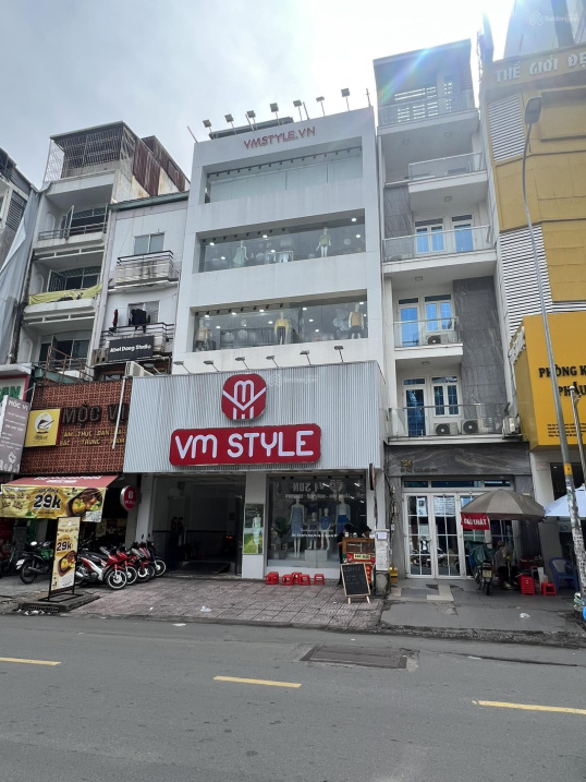 Bán nhà MT đường Sư Vạn Hạnh, P15, Q10, DT: 8x18m, 1 trệt 2 lầu, HĐT: 130tr/th, giá chỉ 47 tỷ TL