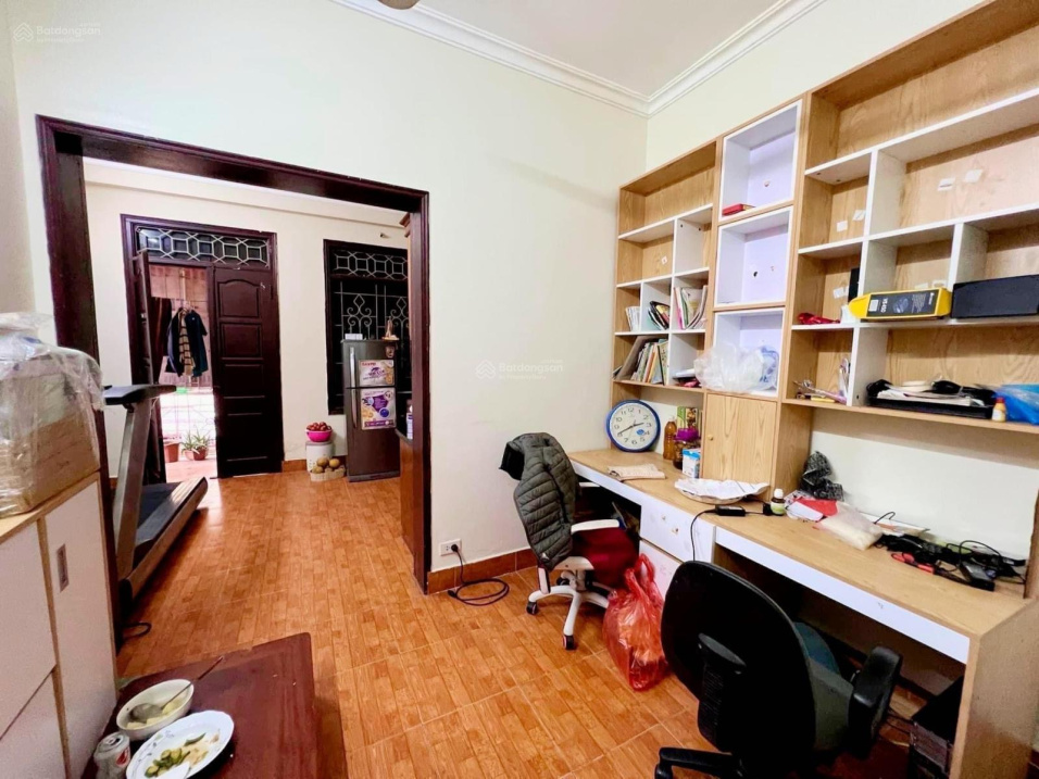 Bán nhà NGÃ TƯ VỌNG TX 68m2x3T giá 4,3 tỷ, lô góc 3 thoáng, thuê 17tr/th, 8 ngủ