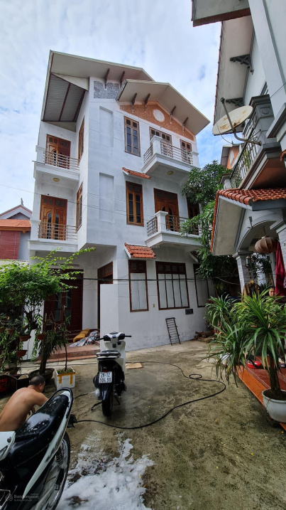 Bán nhà Phan Đình Giót, Hà Đông 70m2, 3 tầng, mt 8,4m, giá 5,7 tỷ nhà kiểu biệt thự ô tô đỗ cửa