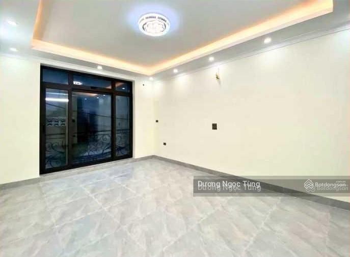 Bán nhà Thái Hà, Đống Đa, 91m2, 13.8 tỷ, dân xây - ô tô đỗ cổng - MT 9m (LP10)