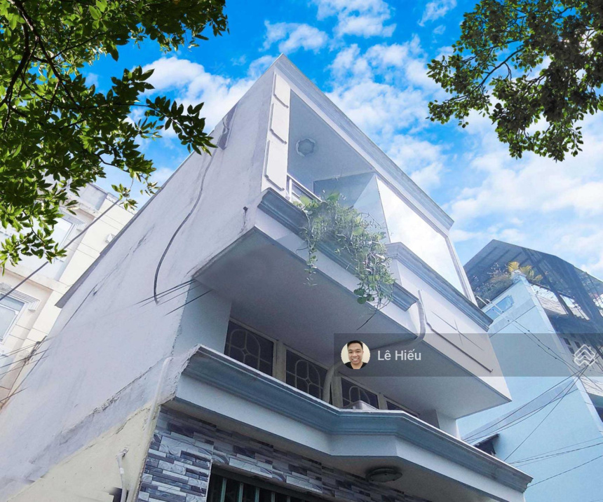 Bán nhà Tôn Đản. Diện tích 21m2. Mặt tiền 3,2mx6,5m. Nhà 3 tầng, 2 phòng ngủ. Hẻm 3m. Sát Q1