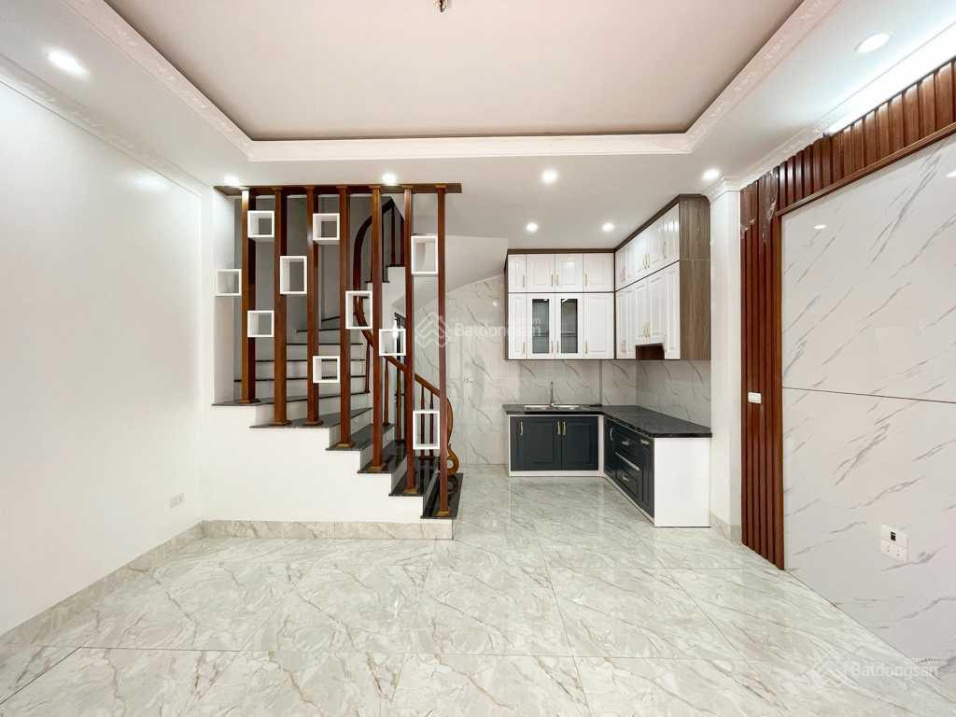 Bán nhà Vân Canh ngay ủy ban DT 32m2 x 4 tầng, 4PN, MT 4.3m, giá 2.5 tỷ