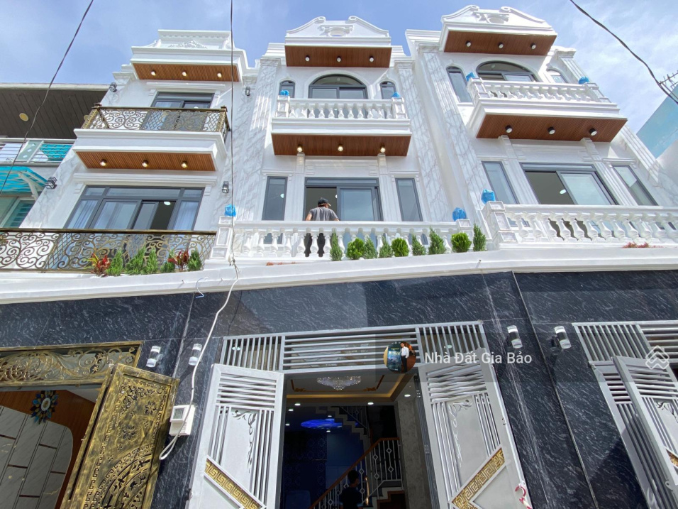 Bán nhà bộ ba giá rẻ 5 tỷ ngay trục đường Quang Trung, phường 14, Gò Vấp