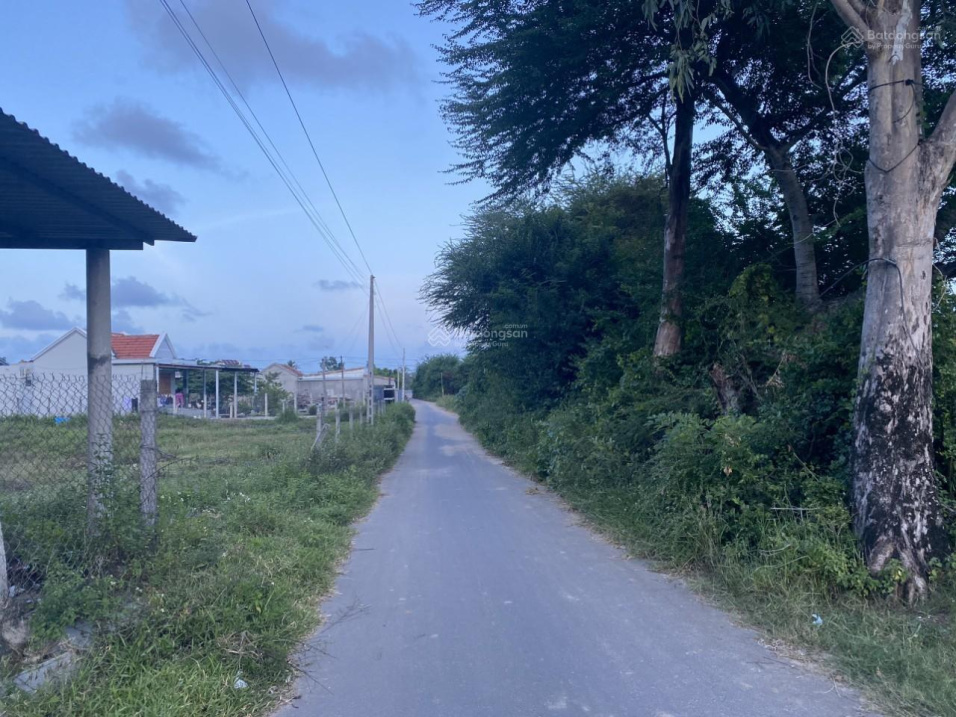 Bán nhà cấp 4 Suối Hàng, Vạn Khánh - CLN 197.5m2, giá 1 tỷ 600 triệu