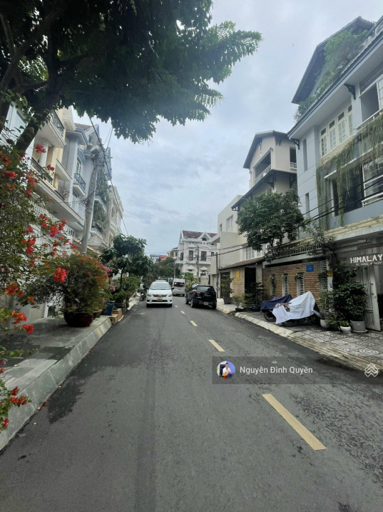 Bán nhà cấp 4 - đường Nguyễn Cừ - Thảo Điền. DT: 8.5 x 16.5m - xây cao - giá chỉ 32 tỷ