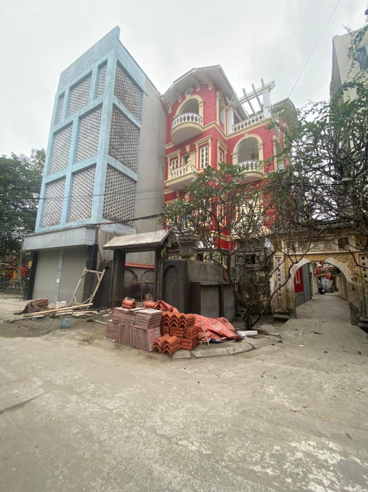 Bán nhà cấp 4 phố Bà Triệu ô tô đỗ cửa. 3 thoáng, bán trước tết giá tốt