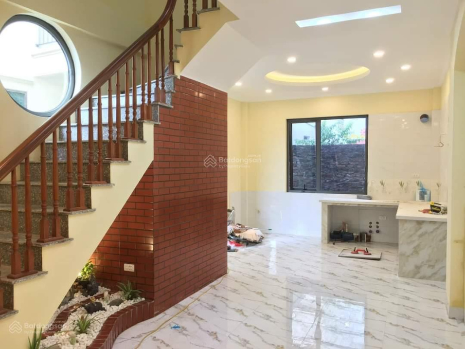 Bán nhà chính chủ Hoài Đức gần ngã tư Trôi nhà 3 tầng MT 10m diện tích 41m2. Giá 2 tỷ